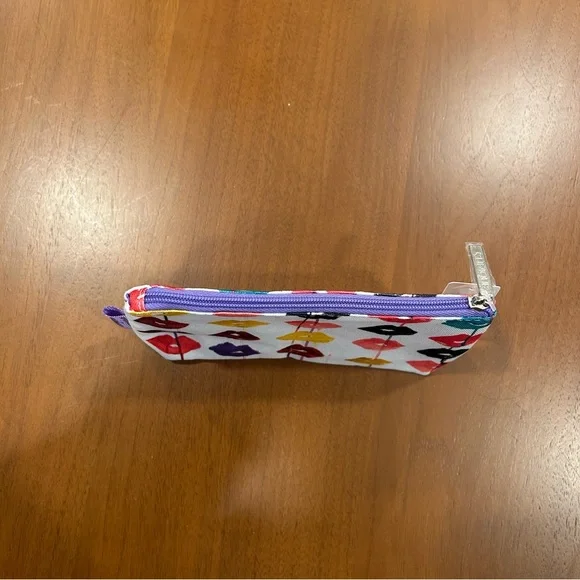 Clinique x Drawbertson Small Makeup Bag - Picture 5 of 7